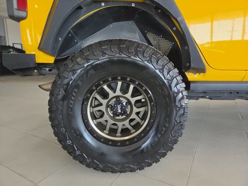 Used 2019 Jeep Wrangler Unlimited Rubicon w/ Cold Weather Group AWD/4WD image 11