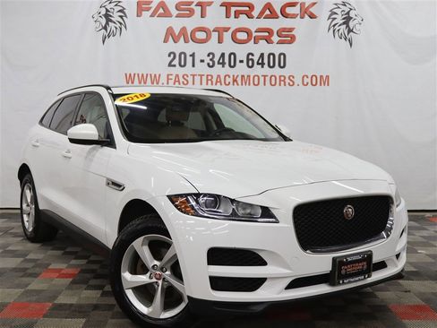 Used 2018 Jaguar F-PACE Premium image 3