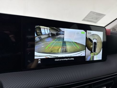 New 2025 Nissan Kicks SR image 9