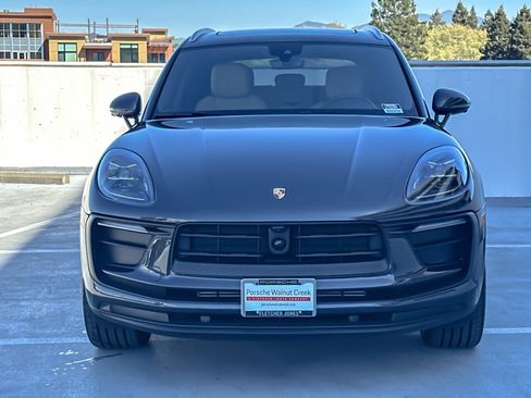 Used 2025 Porsche Macan image 11