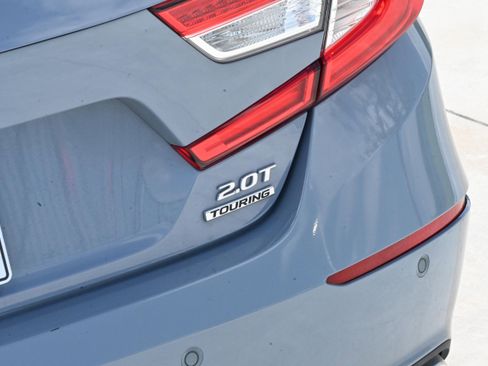 Used 2021 Honda Accord Touring image 11