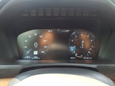 Used 2021 Volvo XC90 T6 Momentum w/ Climate Package AWD/4WD image 25