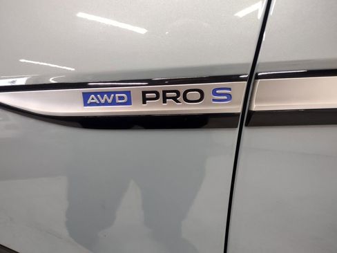 Used 2023 Volkswagen ID.4 Pro S AWD/4WD image 6