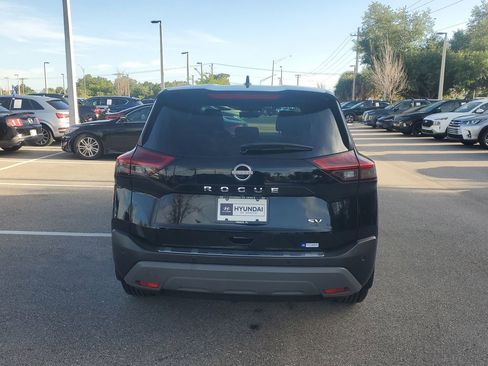 Used 2023 Nissan Rogue SV image 8