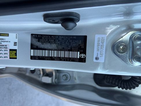 Used 2025 Toyota Corolla SE w/ SE Premium Package image 22