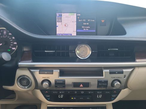 Used 2013 Lexus ES 350 w/ Luxury Pkg FWD image 14