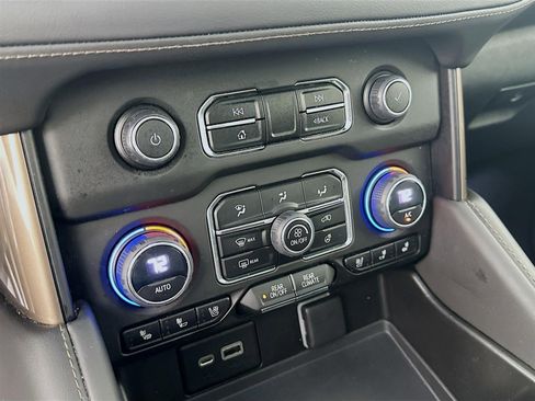 Used 2023 Chevrolet Tahoe High Country w/ Advanced Technology Package image 27