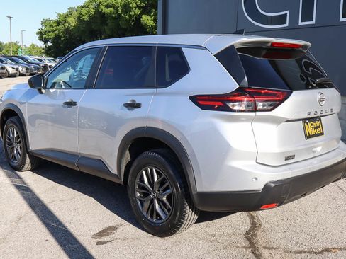 Used 2024 Nissan Rogue S FWD image 6