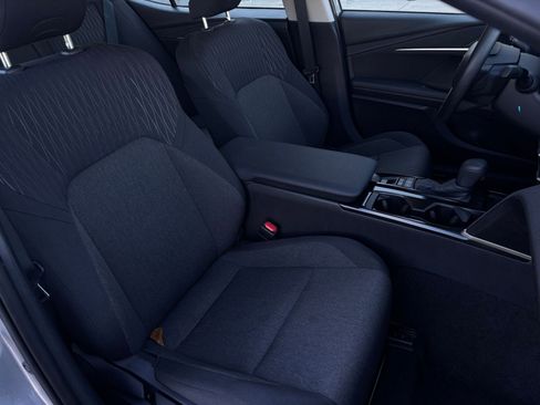 Used 2025 Toyota Camry LE image 35