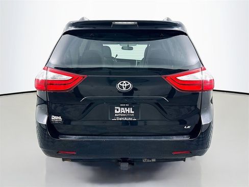 Used 2015 Toyota Sienna LE image 6