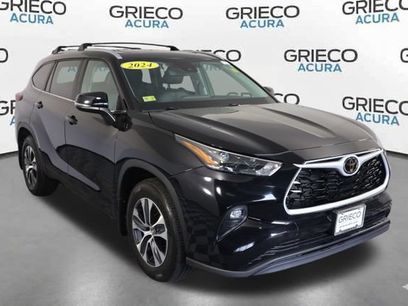 Used 2024 Toyota Highlander XLE