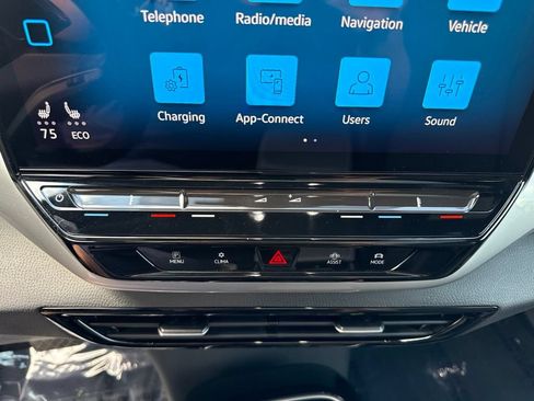 Used 2023 Volkswagen ID.4 Pro S AWD/4WD image 19