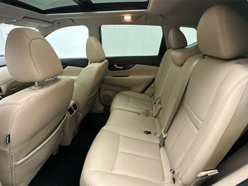 Certified 2019 Nissan Rogue SL w/ Premium Package image 10