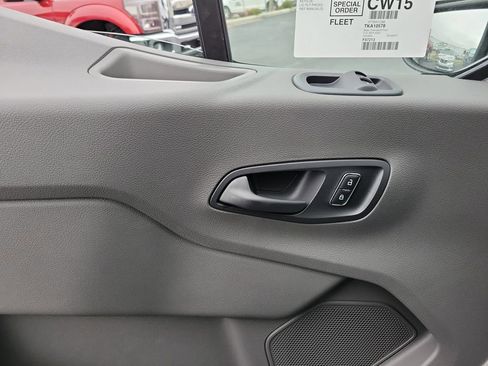 New 2026 Ford Transit 250 148 Medium Roof image 18