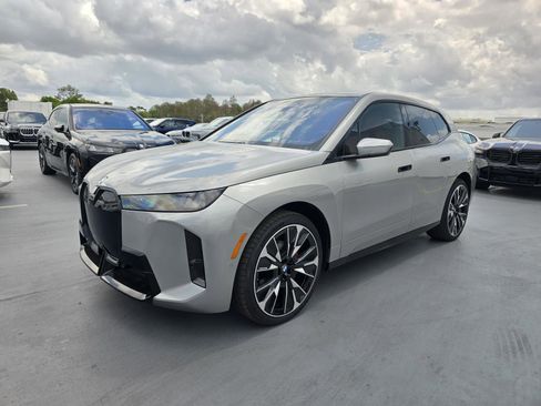 New 2026 BMW iX xDrive60 w/ M Sport Package image 5