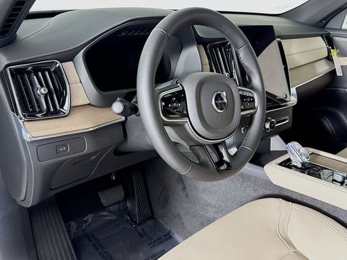 New 2026 Volvo XC90 B6 Plus w/ Protection Package Premier image 9