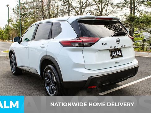 Used 2025 Nissan Rogue SV image 4