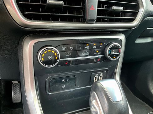 Used 2018 Ford EcoSport SE FWD image 14