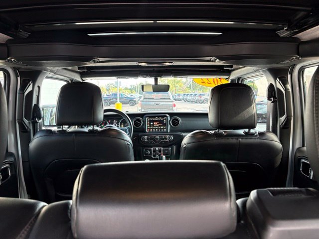 Used 2022 Jeep Wrangler Unlimited Sahara AWD/4WD image 31
