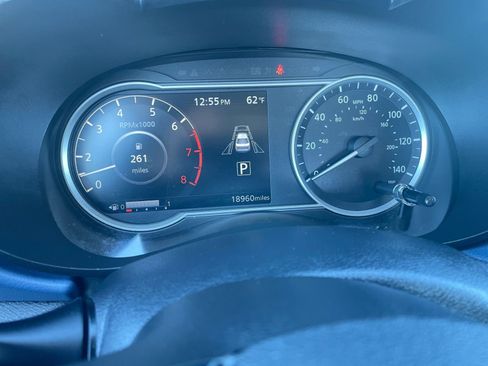 Used 2025 Nissan Versa SV image 38