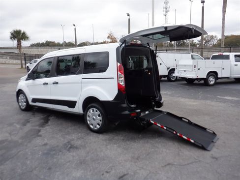 Used 2022 Ford Transit Connect XL image 3
