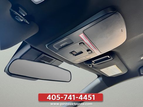 Used 2025 Toyota Camry SE FWD image 40