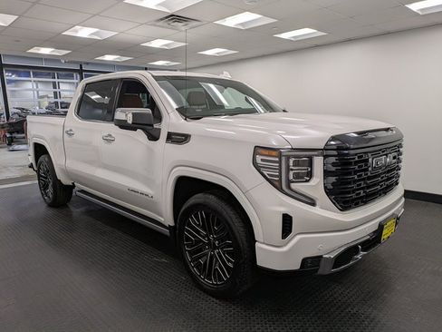 Used 2022 GMC Sierra 1500 Denali Ultimate image 3