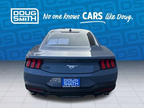 Used 2025 Ford Mustang Coupe image 5