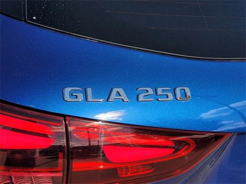 Certified 2025 Mercedes-Benz GLA 250 GLA 250 image 11