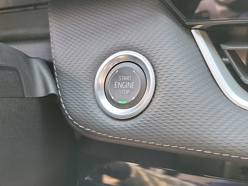 Certified 2025 Chevrolet Equinox LT FWD image 33