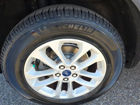 Used 2021 Ford Escape SE w/ Convenience Package image 10