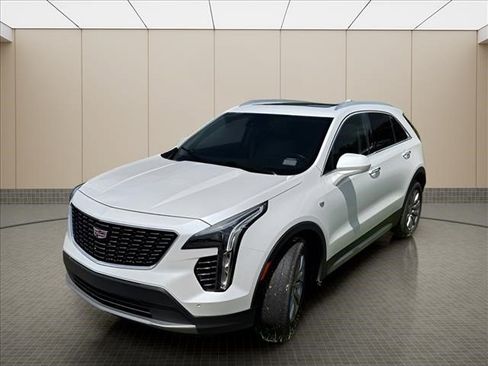 Used 2020 Cadillac XT4 Premium Luxury w/ Driver Awareness Package AWD/4WD image 2