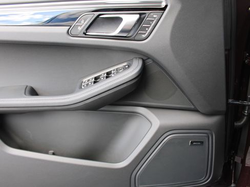 New 2026 Porsche Macan image 13