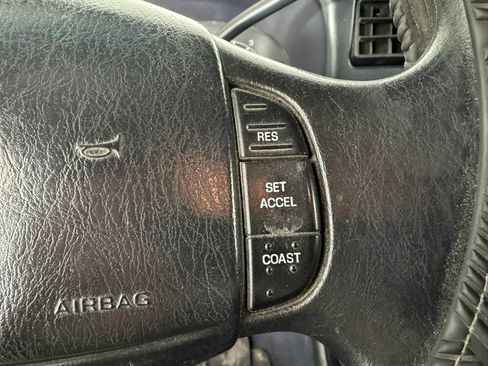 Used 2000 Ford F350 4x4 Crew Cab DRW Super Duty image 16