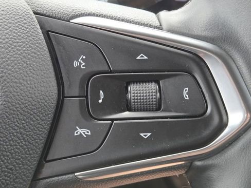Used 2025 Chevrolet Trax LT w/ Driver Confidence Package FWD image 13