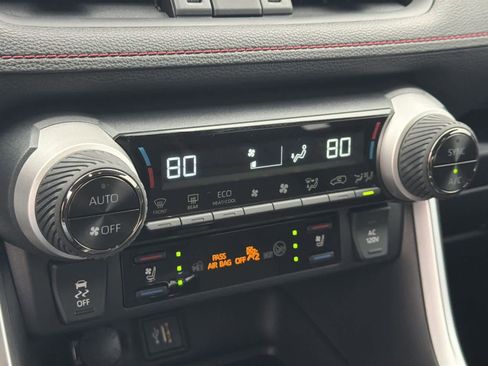 Certified 2025 Toyota RAV4 XSE image 22