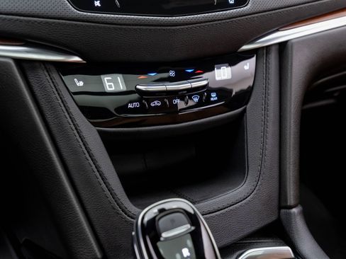 Certified 2025 Cadillac XT5 Premium Luxury AWD/4WD image 25