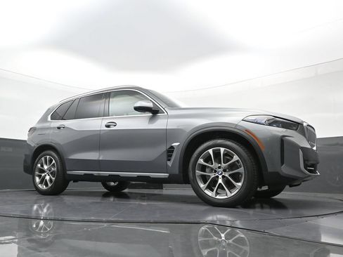 New 2026 BMW X5 xDrive40i w/ Climate Comfort Package AWD/4WD image 22