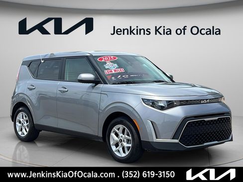 Certified 2025 Kia Soul LX w/ LX Technology Package FWD image 1