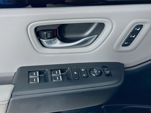 Used 2025 Honda Pilot EX-L image 23