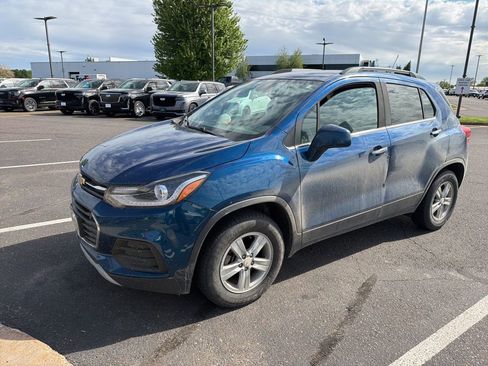 Certified 2020 Chevrolet Trax LT w/ Driver Confidence Package AWD/4WD image 1