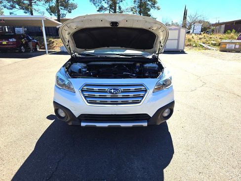 Used 2016 Subaru Outback 2.5i Limited AWD/4WD image 11