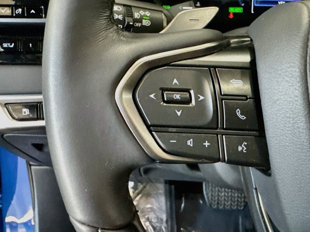 Used 2025 Lexus RX 350h AWD/4WD image 12