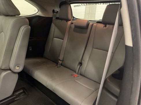 Used 2021 Toyota Highlander Platinum AWD/4WD image 25