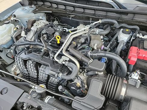 Used 2024 Nissan Altima 2.5 SV FWD image 30