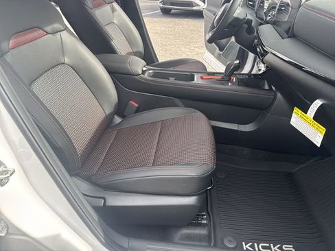 New 2026 Nissan Kicks SR image 10