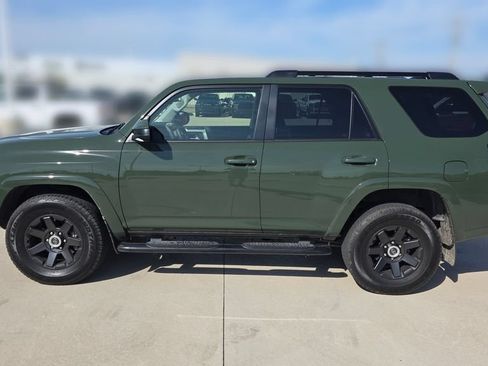 Used 2022 Toyota 4Runner Trail Special Edition AWD/4WD image 2