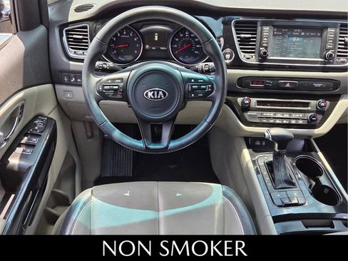 Used 2017 Kia Sedona EX FWD image 7