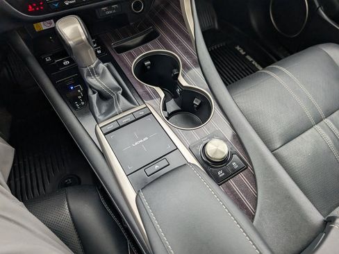 Used 2022 Lexus RX 450hL Luxury image 24