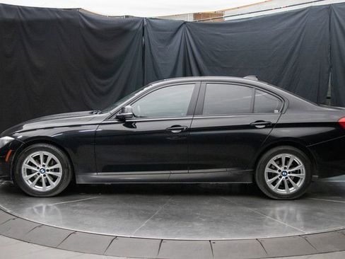 Used 2017 BMW 320i xDrive Sedan image 9